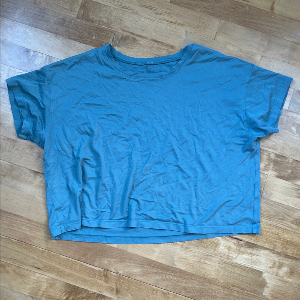 LuLuLemon Blue Crop Shirt